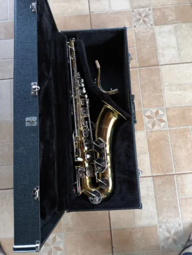 Sax Tenor Minami Wind único dono