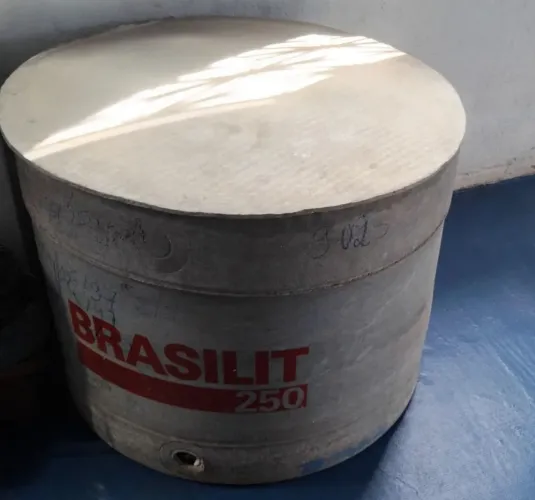Tanque de Eternit ( cimento)