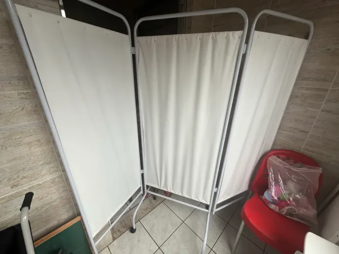 Biombo Hospitalar Triplo Epóxi Faces
