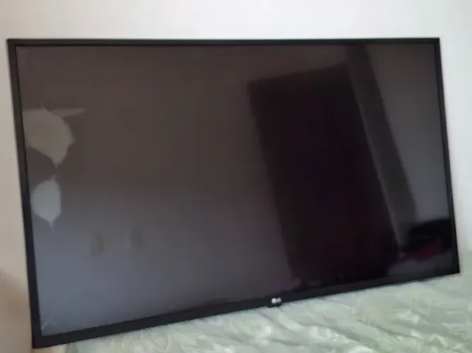 Smart TV LG 43 polegadas com defeito