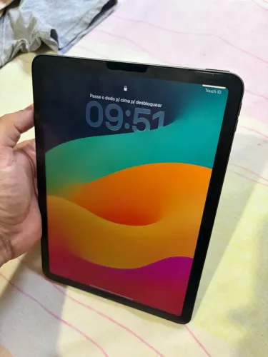 iPad Air 5 64GB Prata
