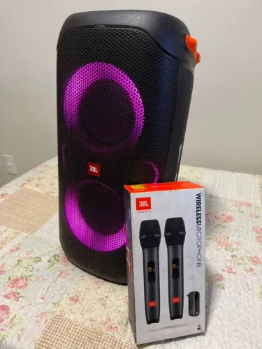 JBL Partybox 110 jbl mais par microfone original, em perfeito estado.