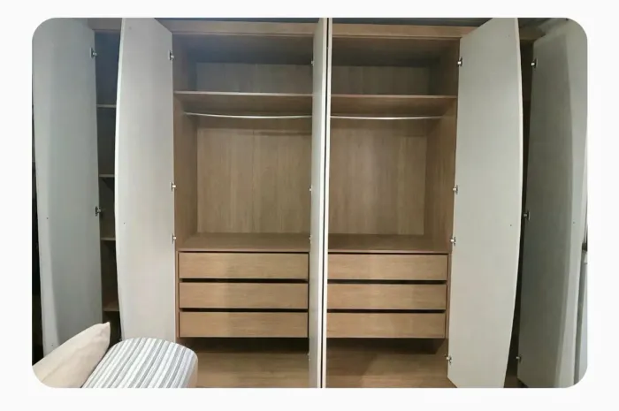 Guarda-Roupa Casal 6 Portas com Espelho