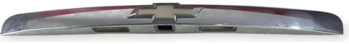 Moldura Tampa De Mala Placa Cromada Chevrolet Tracker 2015 Preto