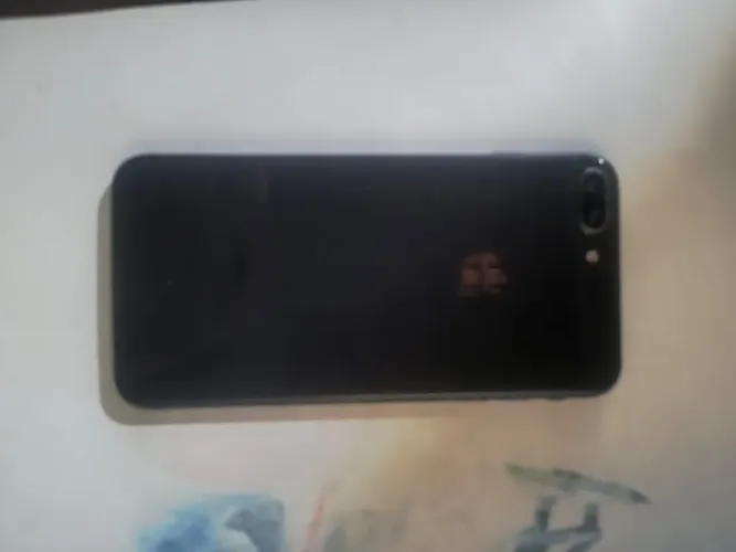 Vendo iPhone 8 Plus, 128 GB e iCloud livre, nenhuma defeito ou trincados.