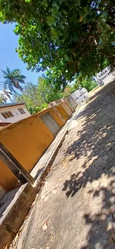 vendo casa no bairro vermelha,na rua Lucia.