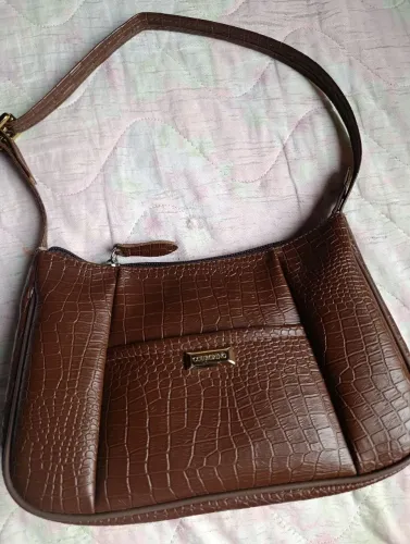 Vendo bolsa couro fino