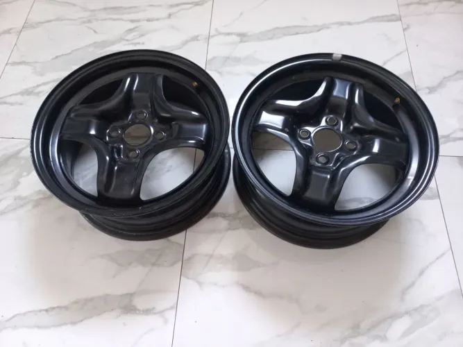 1 RODA ARO 15 FURAÇÃO 4X100.(NOVINHA)