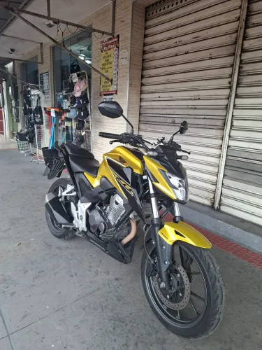 Vendo Honda cb 300 F