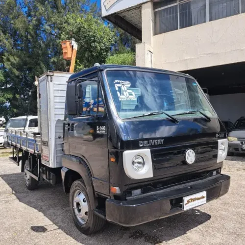 VW 5.140 ANO 2006 EQUIP. COM CARROCERIA ABERTA