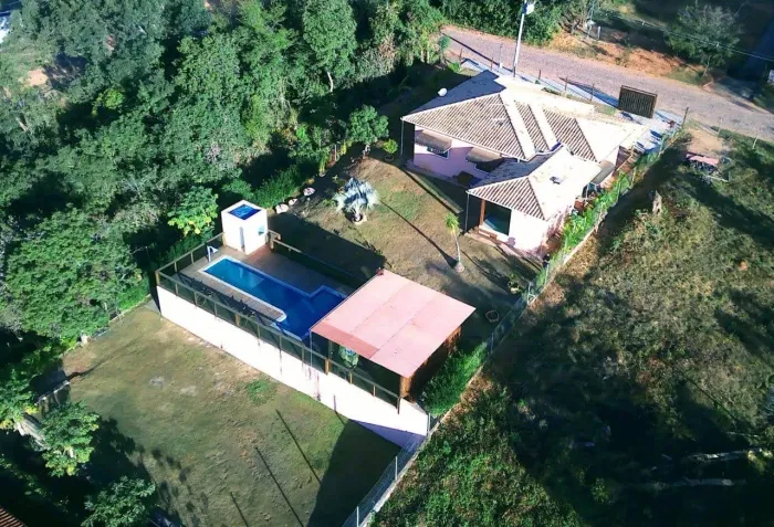 Casa em Condomínio com 3 Quartos, Suíte com Closet, Piscina, Sauna e Ampla Área de Lazer