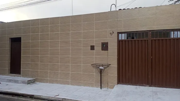 Casa para Aluguel | 3 Quartos + Suíte | Excelente Localização e Fácil Acesso