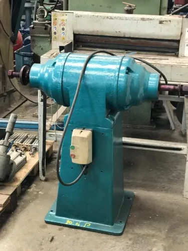 politriz ou esmeril de coluna 10 hp 1.700 rpm usado