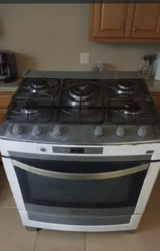 Fogão 5 bocas Brastemp e painel tv até 55"