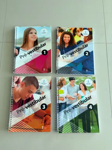 Livros Pré Vestibular completo. 