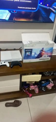 Xbox One s tb com 2 controles e caixa