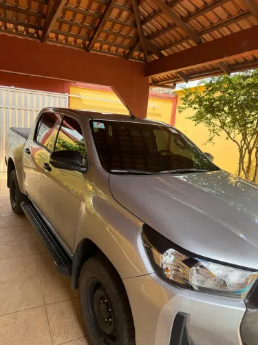Toyota Hilux CD SR 4X4 2.8 TDI Diesel Aut. 2025