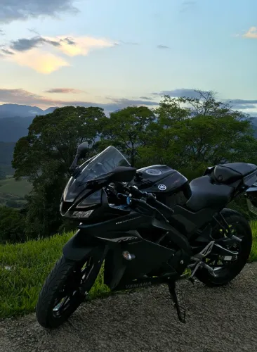 Yamaha r15 2025 único dono