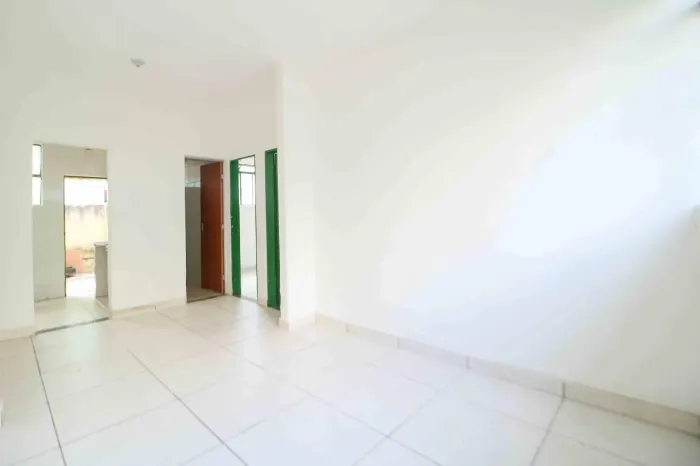 Casa Geminada para aluguel - Tirol, 2 quartos - Belo Horizonte