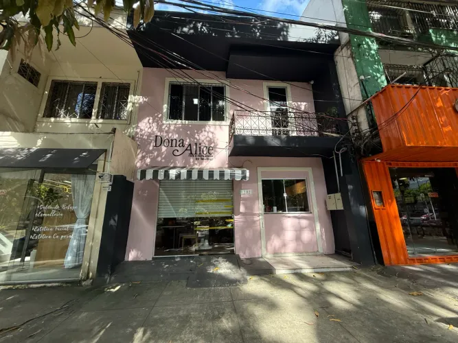 PONTO COMERCIAL DOIS ANDARES EM FRENTE A PRAÇA BATISTA CAMPOS