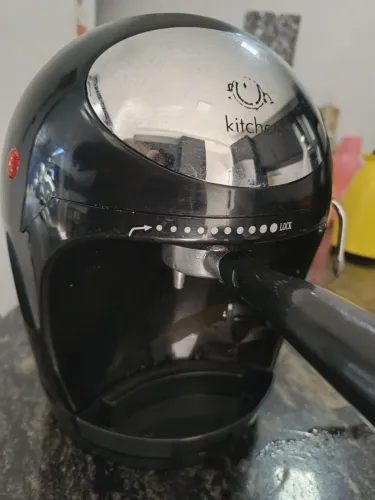 Vendo panela elétrica e cafeteira 