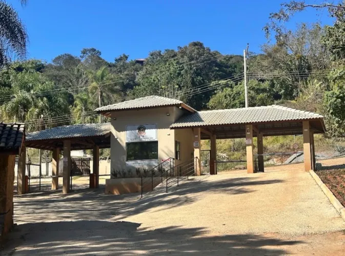 Terreno em Atibaia condomínio fechado 1.000m