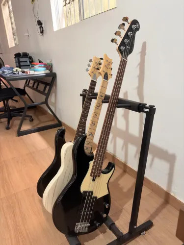 Baixo Yamaha BB434