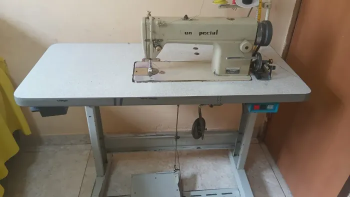 Vendo Máquina de costura reta industrial