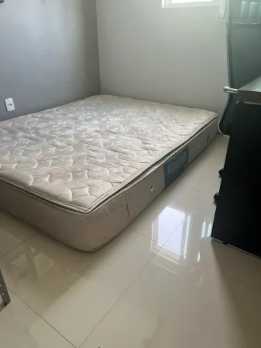 Doação de 1 colchão queen - usado