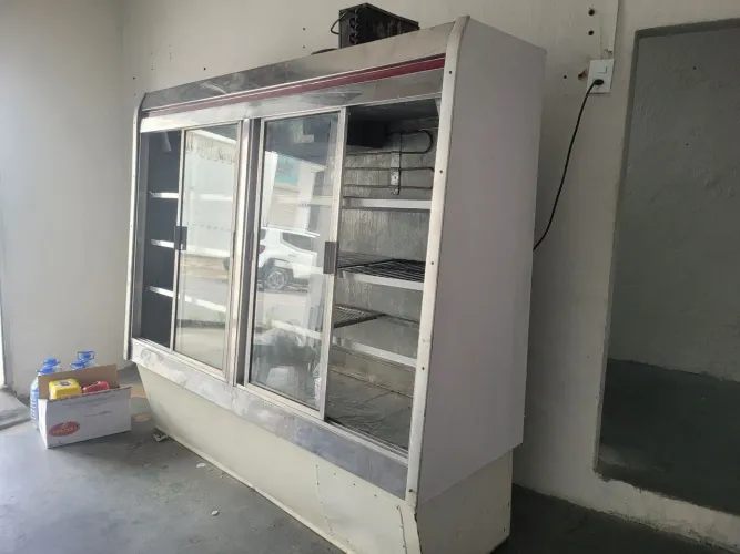 Freezer 4 portas usado
