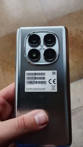 Vendo celular Poço x7 512 gb + 12 de ram ou troco por Motorola 86.