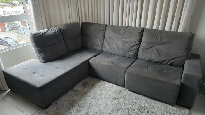 Sofá grande com chaise