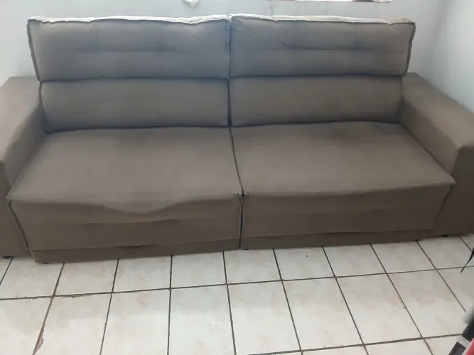 Sofá retrátil e reclinável