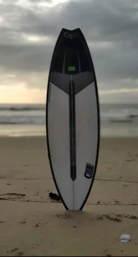 Prancha de Surf - Rocket 5'10 x 20° x 2 3/4 - 34L + acessórios