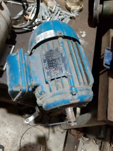 Vendo um motor trifásico 1 CV 1730rpm