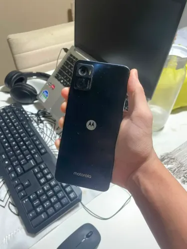 Motorola E22