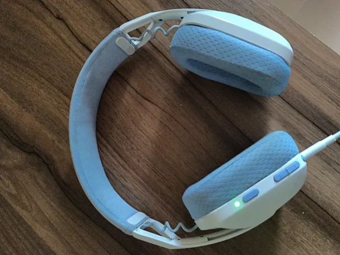 Headset Gamer Logitech G435 Lightspeed/Bluetooth Branco - Ótimo Estado