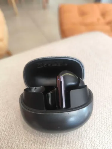FONE QCY MELOBUDS PRO SOMENTE COM LADO DIREITO + CAIXINHA CASE DE CARREGAMENTO 
