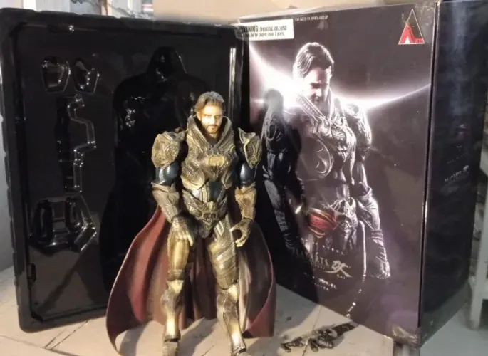 Man of Steel Play Arts Kai Jor El PVC Painted Action Figure Superman Square Enix Action Fi