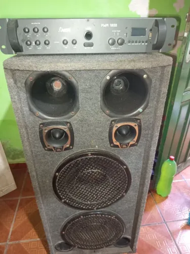 Vender um som completo amplificador mais caixa de som toca muito alto
