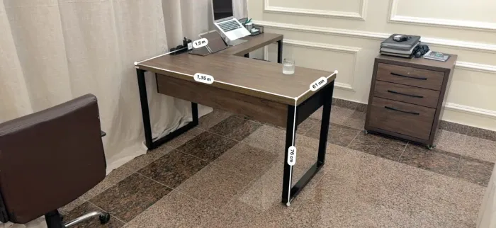 Mesa de Escritório Executiva em L Estilo Industrial com Gaveteiro