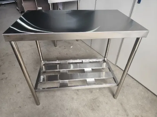 Bancada Inox 1,10x0,70x0,90 com Prateleira 