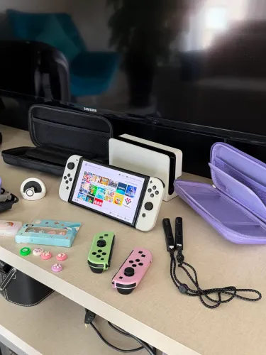 Nitendo Switch Oled desbloqueado 256gb com acessórios
