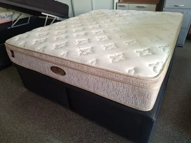 Cama box Queen size Bau simons molas ensacadas