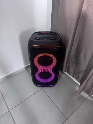 Caixa e microfones JBL