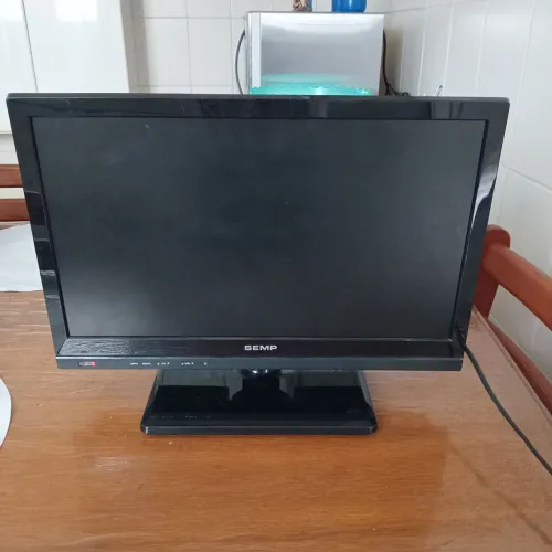 Tv Semp Toshiba 19 polegadas para Concertos. 