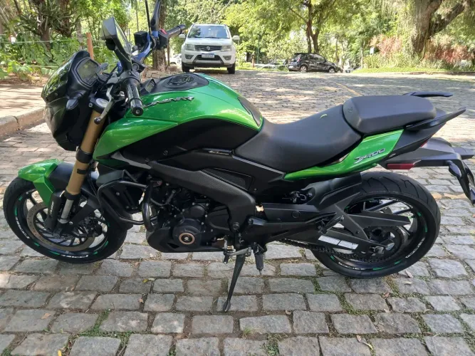 BAJAJ 400 2023(AC. MOTO MENOR TROCA)