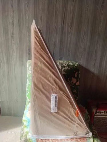 Travesseiro triânguar ( encosto triangular )