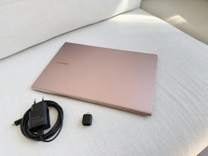 Notebook Samsung Galaxybook S Gold Rose Intel i5 + 8GB + SSD 512GB + Tela touch