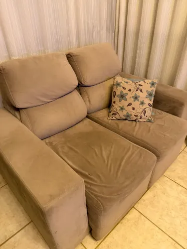 Vendo sofá e mesa de centro em ótimo estado de conservação